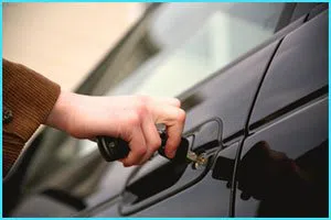 Medford Locksmith Service Medford, MA 781-313-8138 - car-door-unlocking