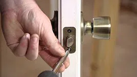 Medford Locksmith Service Medford, MA 781-313-8138 Medford Locksmith Service Medford, MA 781-313-8138 - changing-locks
